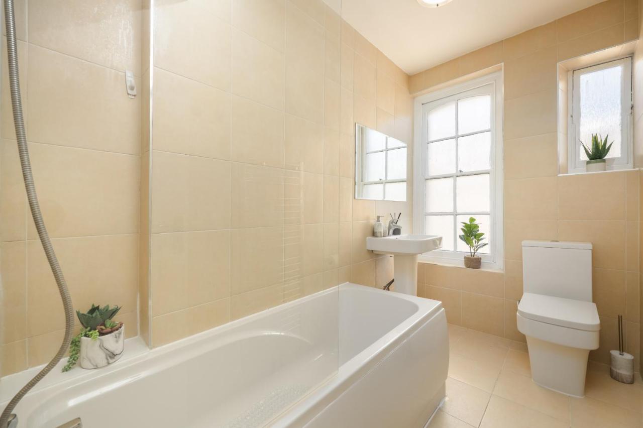 Modern One Bedroom Apartment Next To Old Street Londen Buitenkant foto