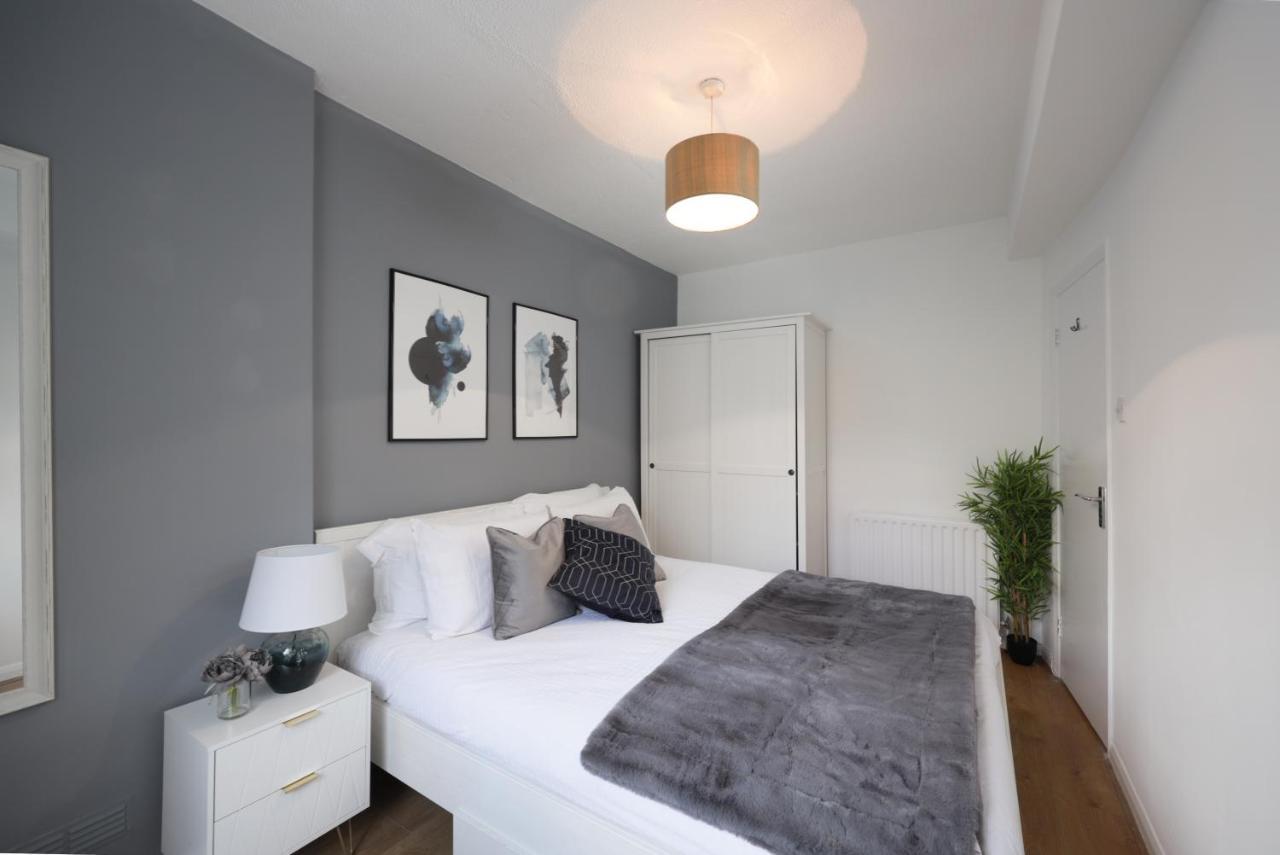 Modern One Bedroom Apartment Next To Old Street Londen Buitenkant foto